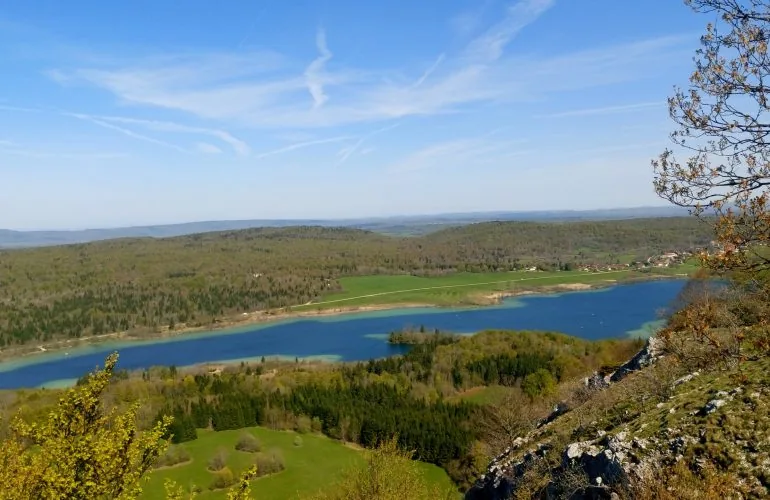 Lac d’Ilay dans le Pays des Lacs, Jura