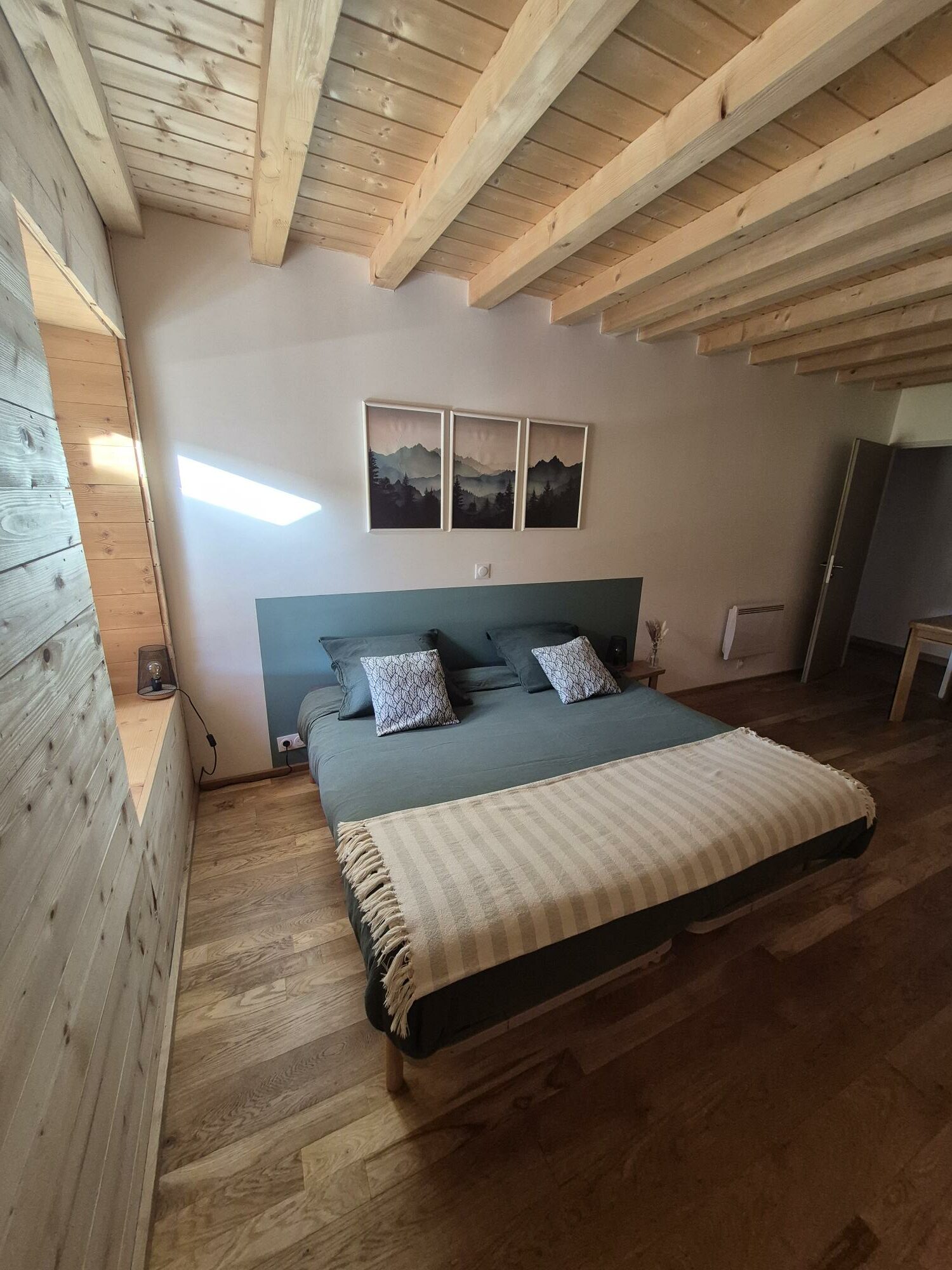 Chambres spacieuses du chalet a comté